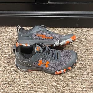 Under Armour Boys Sneakers Size 2Y